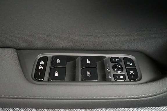 Polestar 2 10 of 17