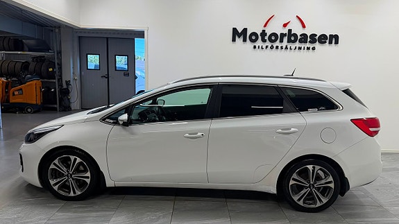 Kia Ceed 2 of 12