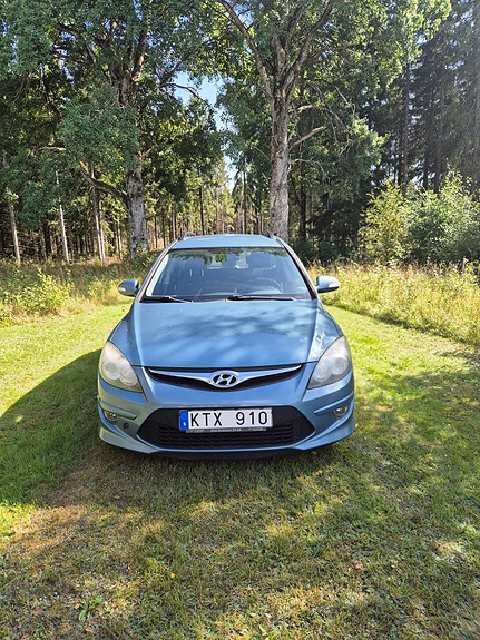 Hyundai i30 2 of 5