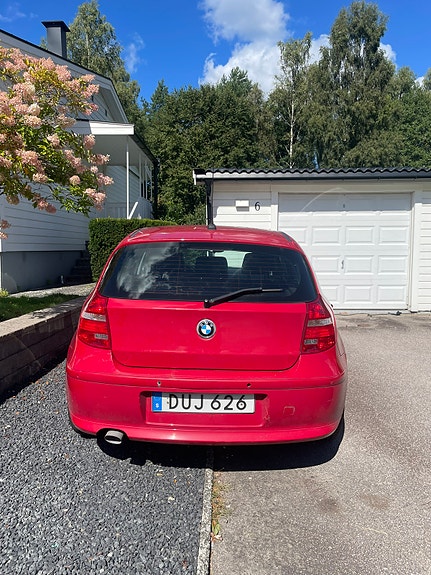 BMW 116d 3 of 4
