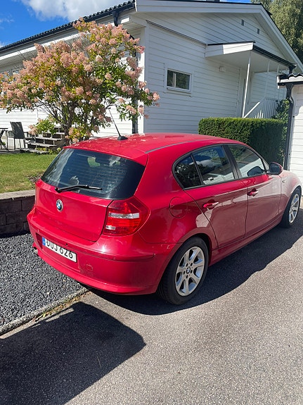 BMW 116d 2 of 4