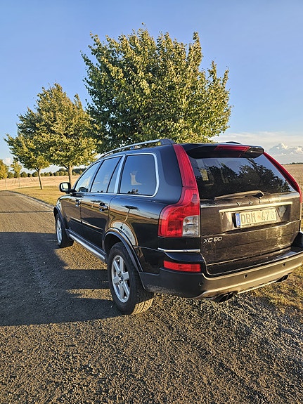 Volvo XC90 8 of 11