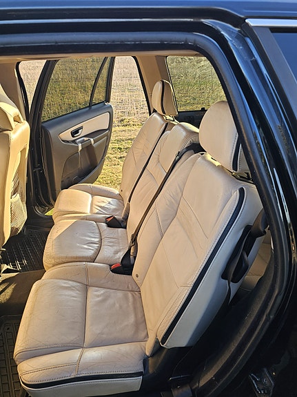 Volvo XC90 5 of 11