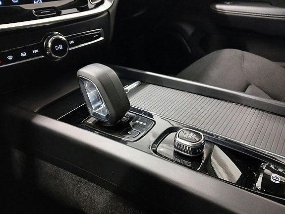 Volvo V60 Cross Country 10 of 16
