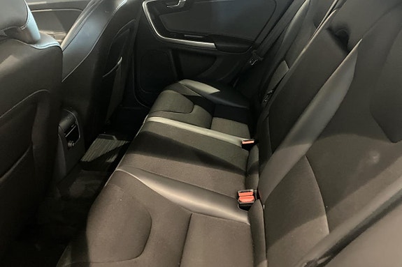 Volvo V60 13 of 21
