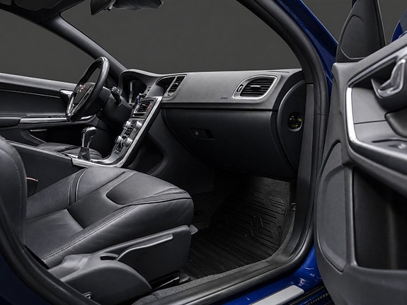Volvo V60 18 of 27