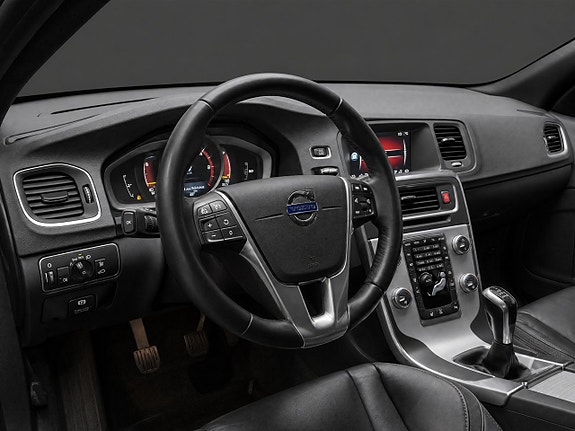 Volvo V60 8 of 27