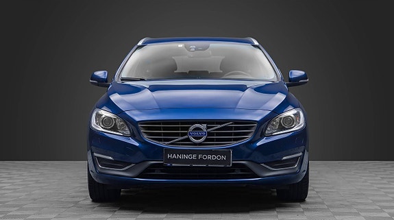 Volvo V60 2 of 27
