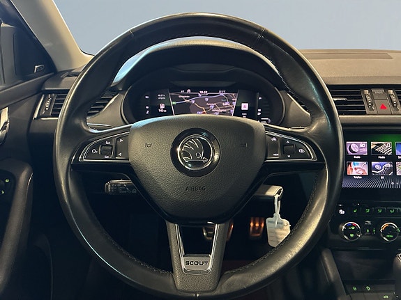 Skoda Octavia Scout 15 of 22