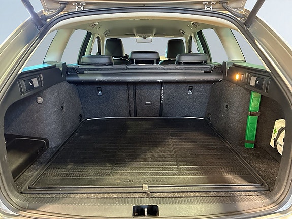 Skoda Octavia Scout 12 of 22
