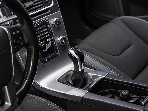 Volvo V60 12 of 18