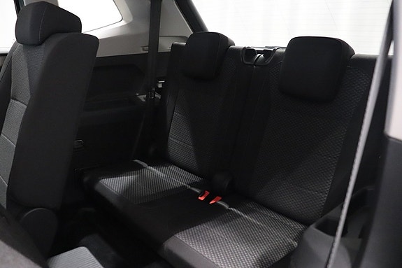 Volkswagen Tiguan Allspace 9 of 11