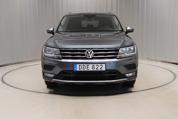 Volkswagen Tiguan Allspace 2 of 11