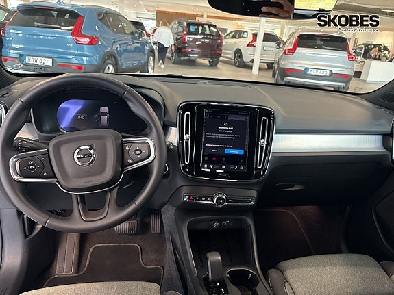 Volvo XC40 13 of 20