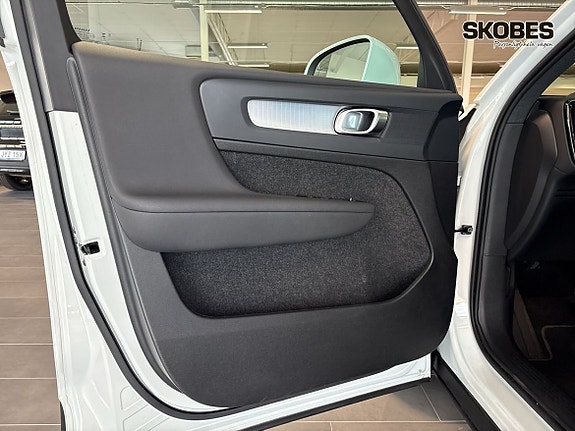 Volvo XC40 16 of 20
