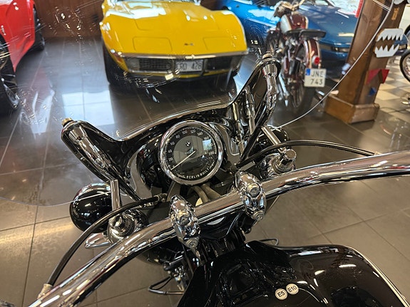BMW Motorrad R18 1800 FIRST EDITION 87 MIL EV BYTE 19 of 21