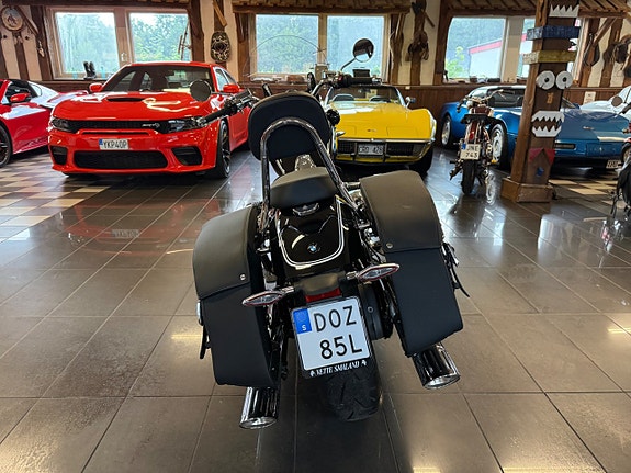 BMW Motorrad R18 1800 FIRST EDITION 87 MIL EV BYTE 7 of 21