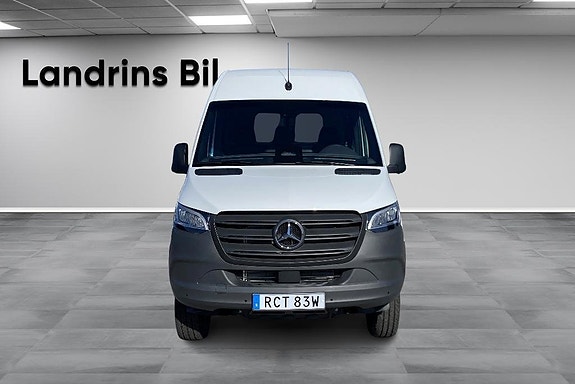 Mercedes-Benz Sprinter 319 2 of 17