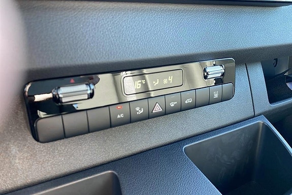 Mercedes-Benz Sprinter 319 13 of 17