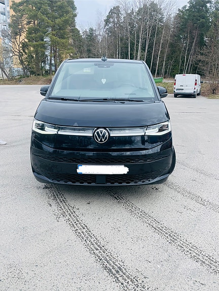 Volkswagen Multivan 3 of 3
