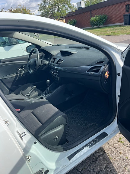 Renault Megane III 7 of 10