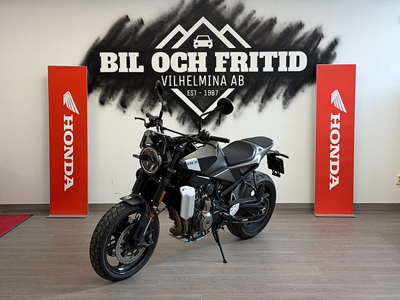 Husqvarna Svartpilen 801 3 of 5