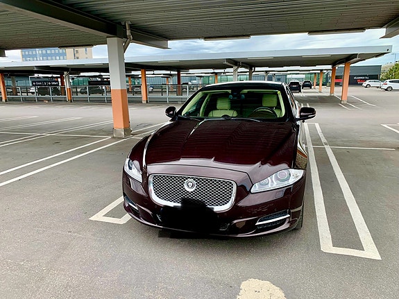 Jaguar XJ 3 of 4