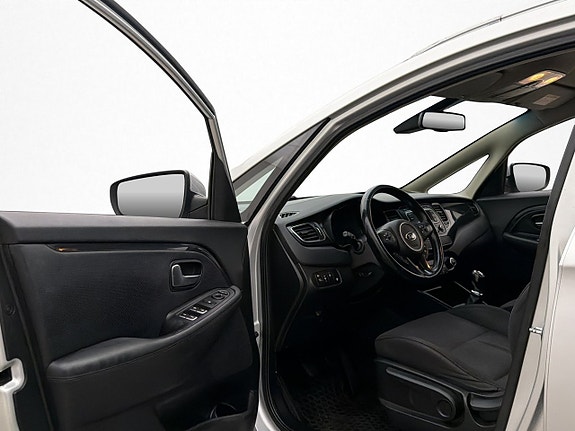 Kia Carens 11 of 29
