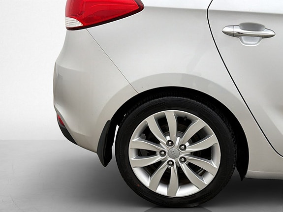 Kia Carens 28 of 29
