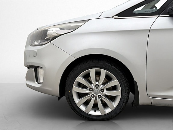 Kia Carens 26 of 29