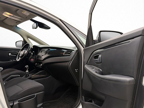 Kia Carens 15 of 29