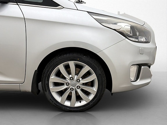 Kia Carens 29 of 29
