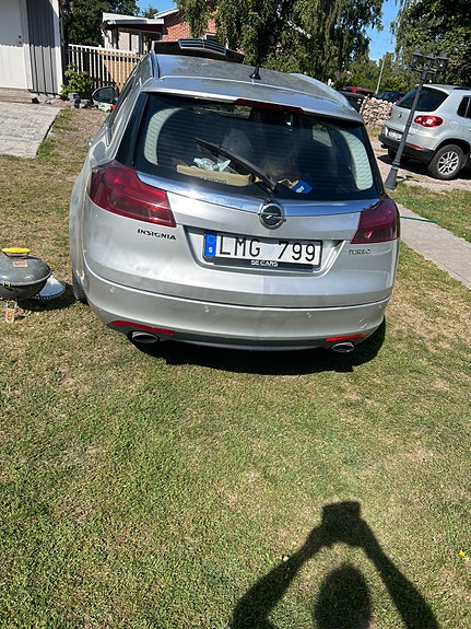 Opel Insignia 2 of 5