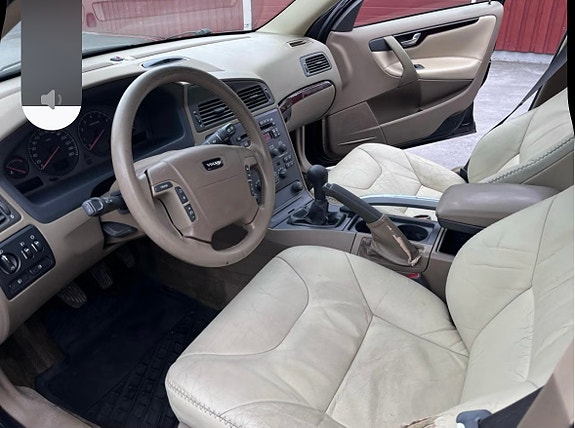 Volvo XC70 3 of 3