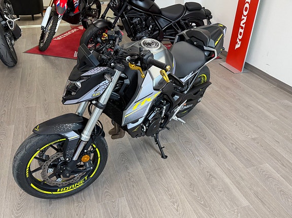 Honda Hornet 750 BoF Edition 3 of 5