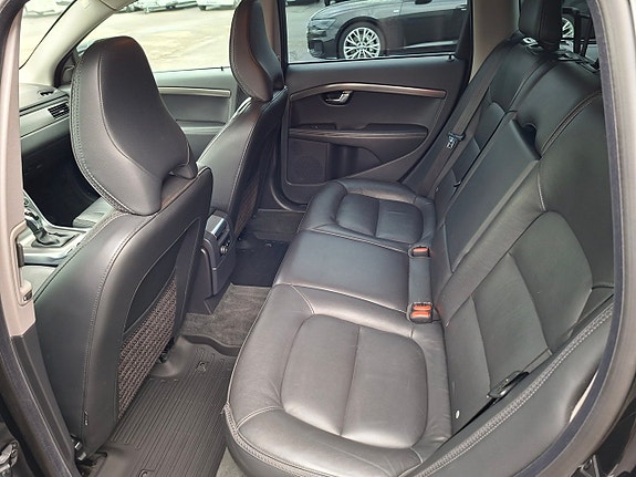 Volvo XC70 14 of 18