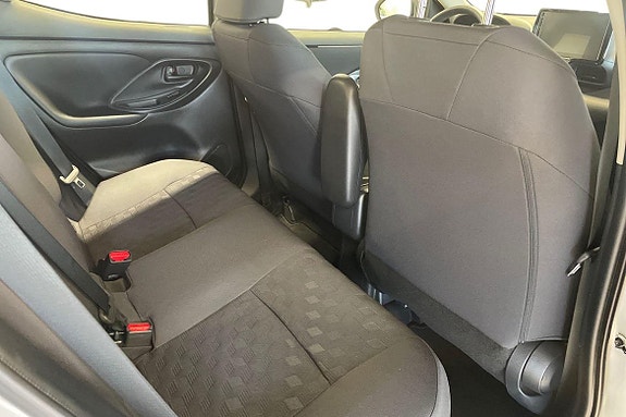 Toyota Yaris 9 of 21
