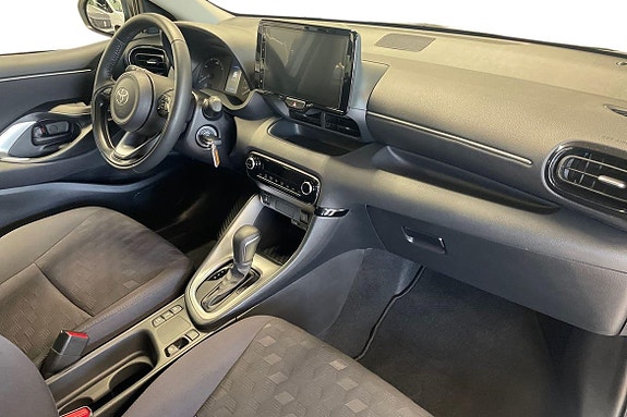 Toyota Yaris 7 of 21