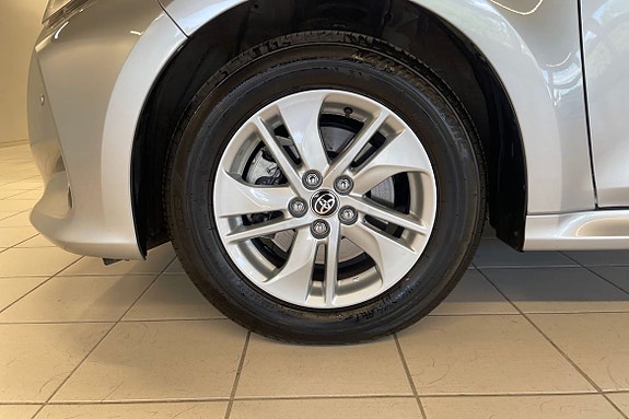 Toyota Yaris 17 of 21