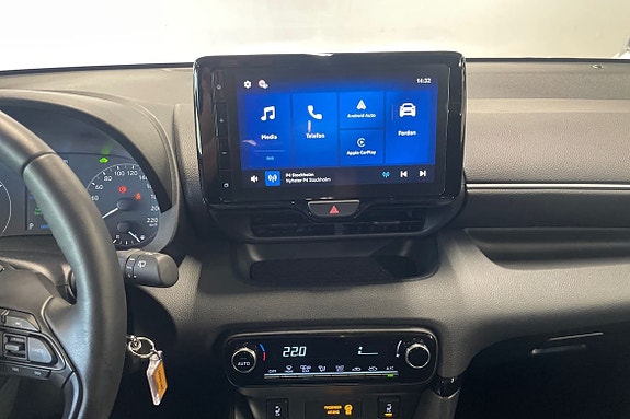 Toyota Yaris 15 of 21