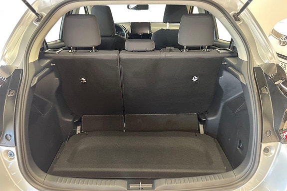 Toyota Yaris 12 of 21