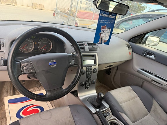 Volvo V50 18 of 27