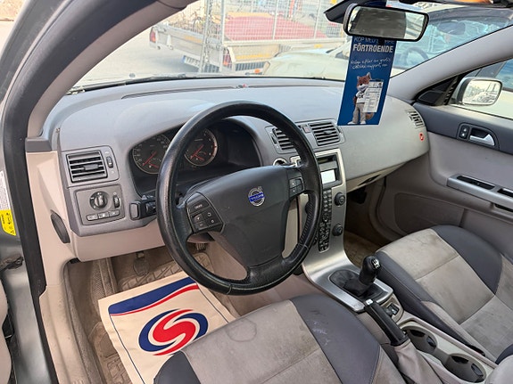 Volvo V50 22 of 27