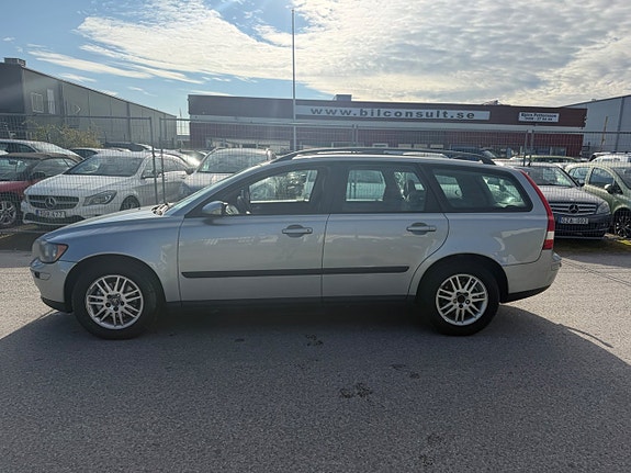 Volvo V50 3 of 27