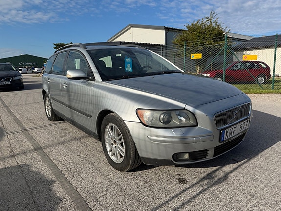 Volvo V50 4 of 27