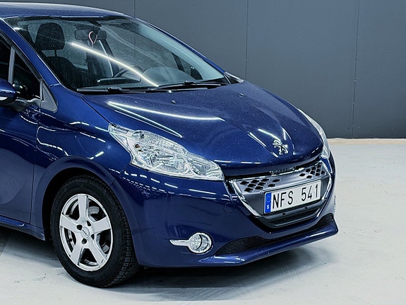 Peugeot 208 8 of 13