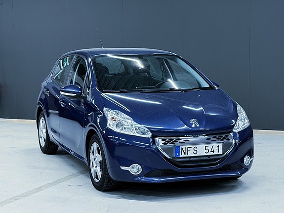 Peugeot 208 4 of 13