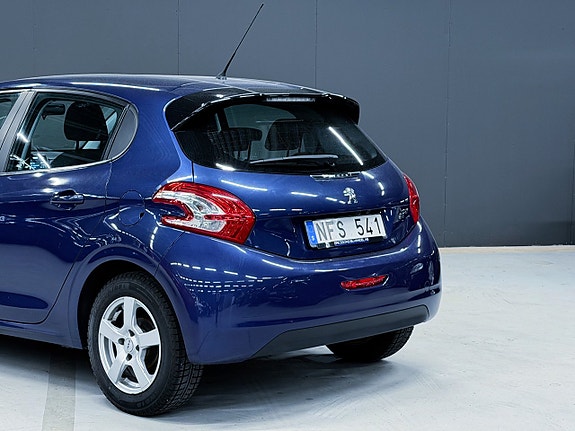Peugeot 208 9 of 13