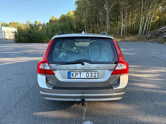 Volvo V70 3 of 12
