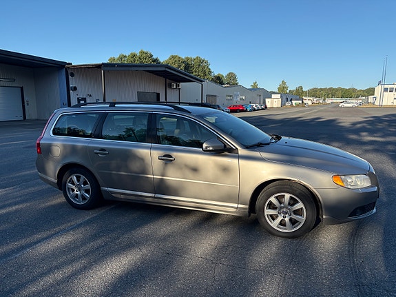Volvo V70 11 of 12